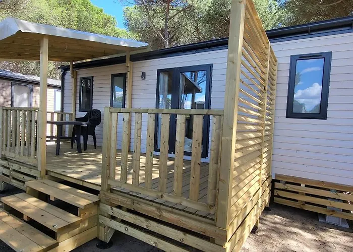 Mobil P171 Le Castellas Kemping *