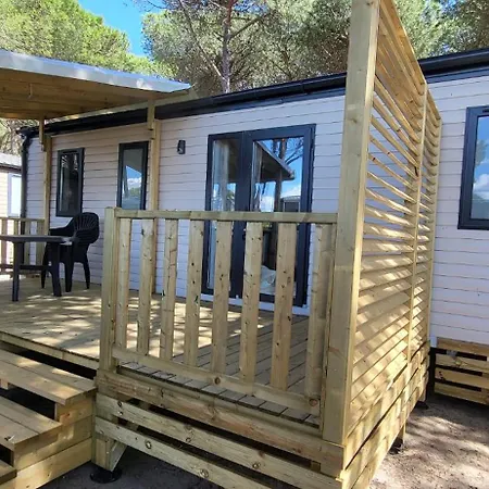 Mobil P171 Le Castellas Campsite *